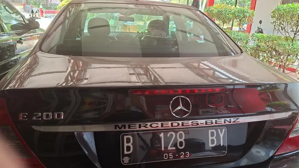 Mercedes-Benz E200K 2010 Bensin