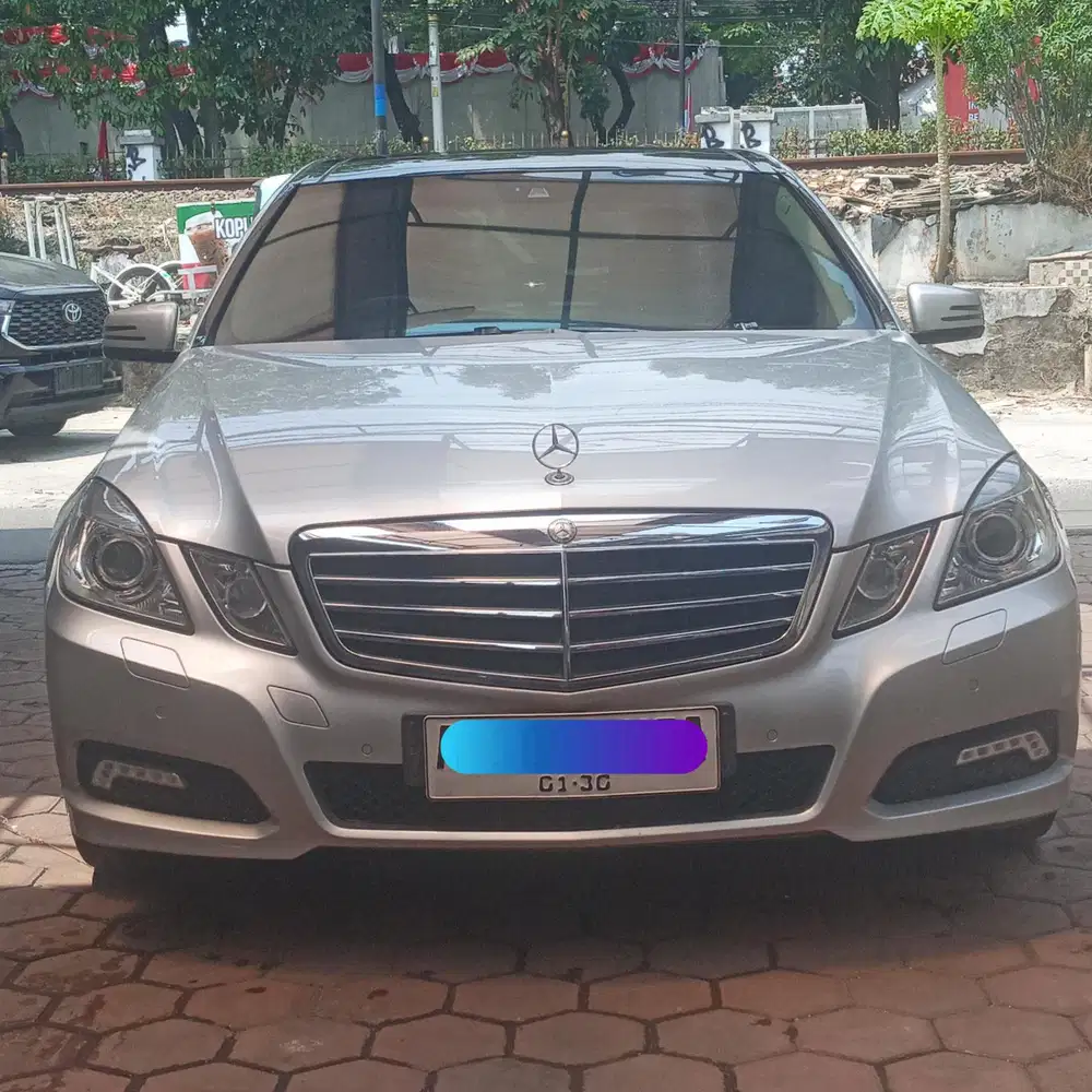 Mercedes-Benz E250 2010 Bensin