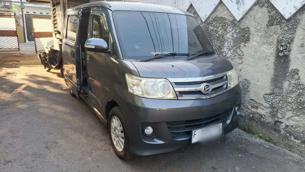 Daihatsu Luxio 2012 Bensin