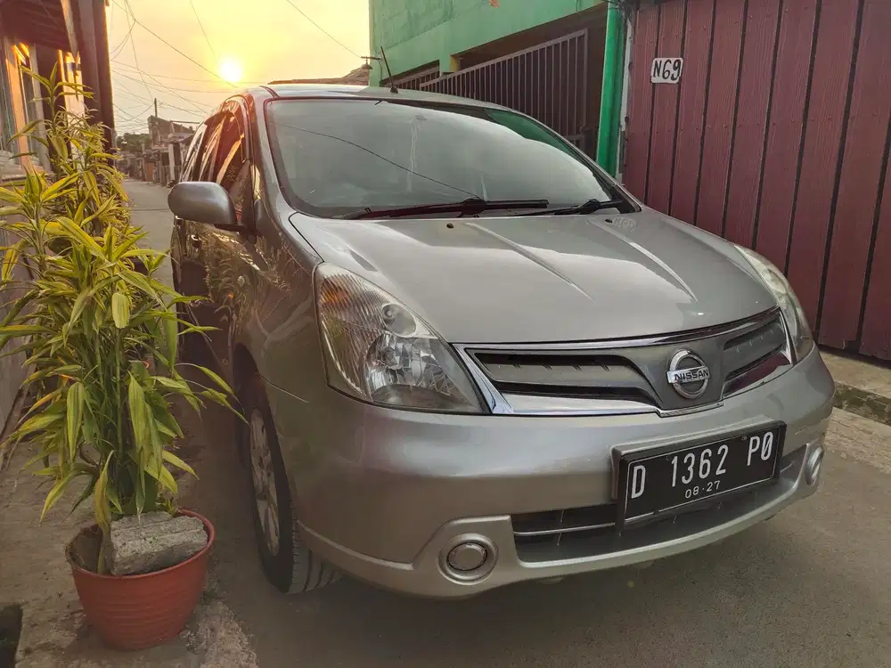 Nissan Grand livina 2012 Bensin