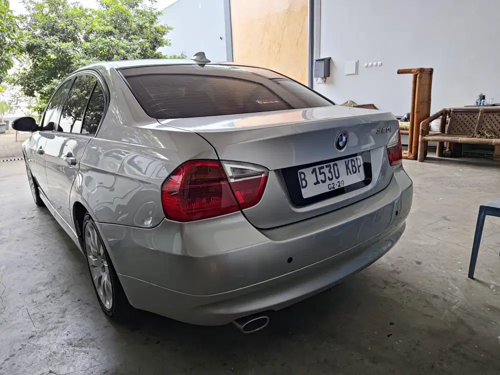 BMW 320i A/T 2008