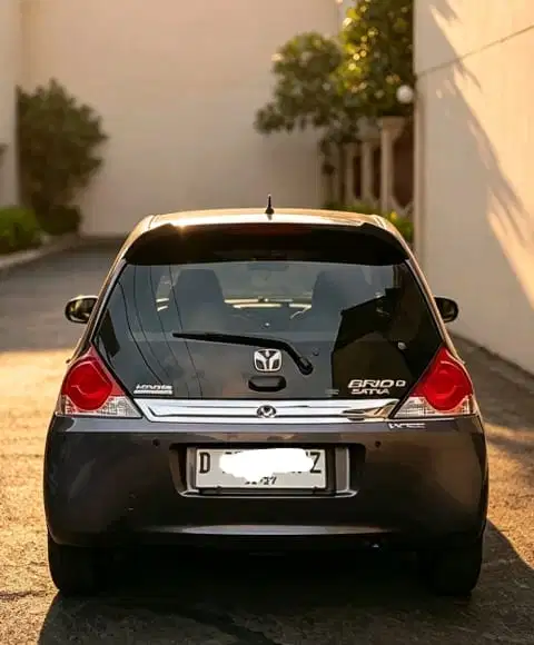 Istimewa Low KM BRIO 1.2 E 2017 Manual Terawat