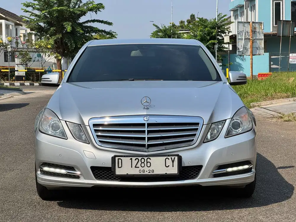 Mercedes-Benz E250 Cgi At 2012 Bensin