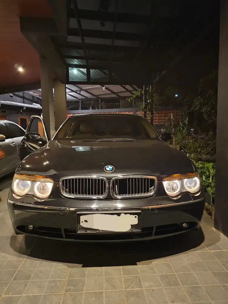 BMW 735Li 2002 black metallic