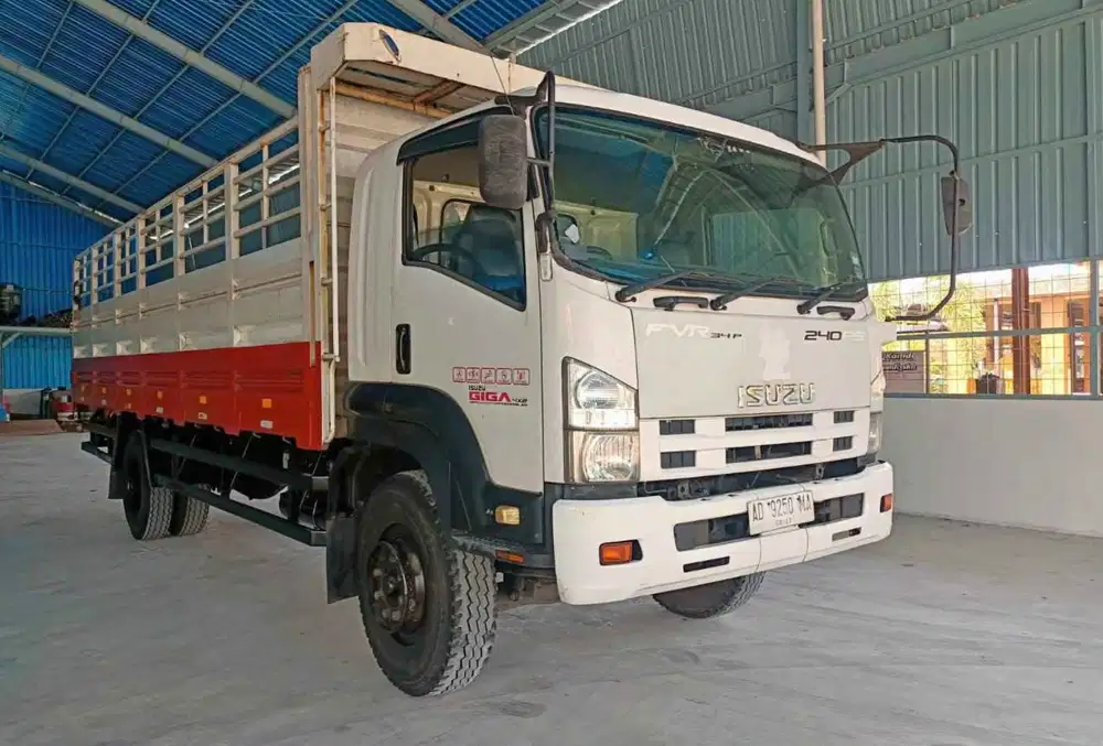 Isuzu Giga Series 2017 Diesel FVR 240PS bak long 7,5m