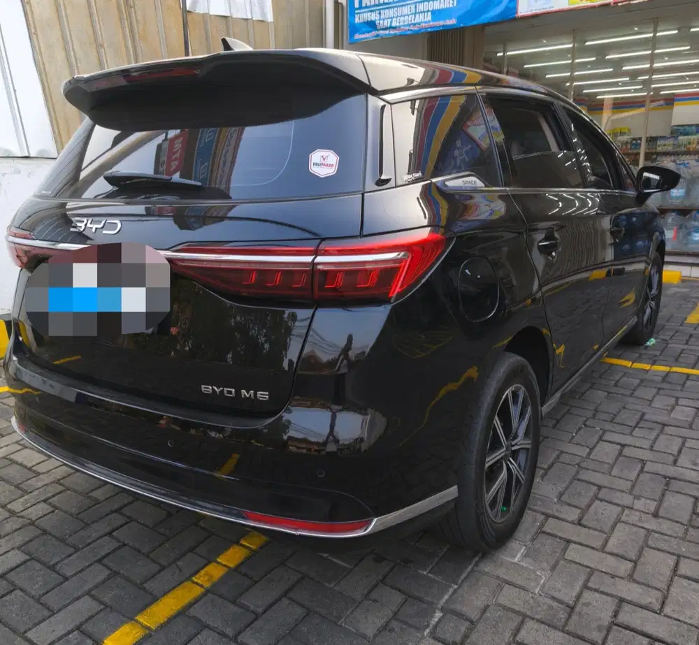 BYD M6 2025 Listrik