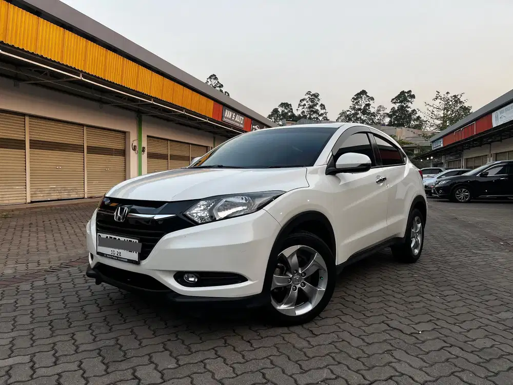 Honda HR-V E 2018 CVT DP 5 JT !!!
