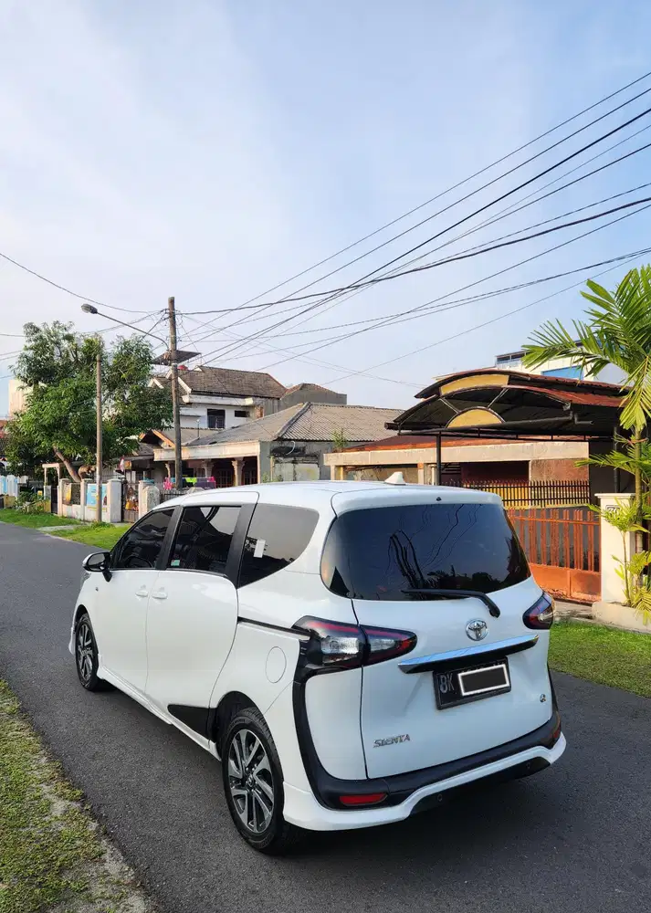 Toyota Sienta Q 1.5 CVT Tahun 2016