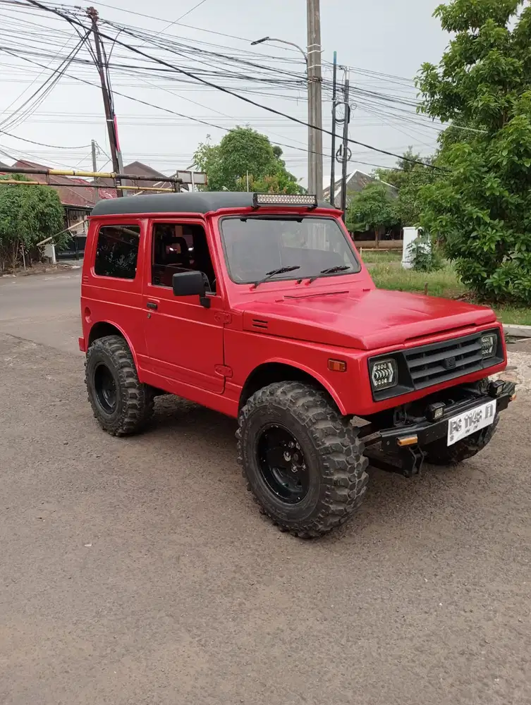Suzuki Jimny 1983 Bensin