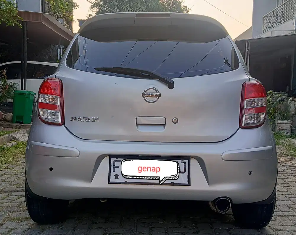 Nissan March 2011 Bensin