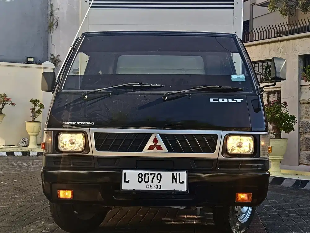 Mitsubishi L300 BOX 2021