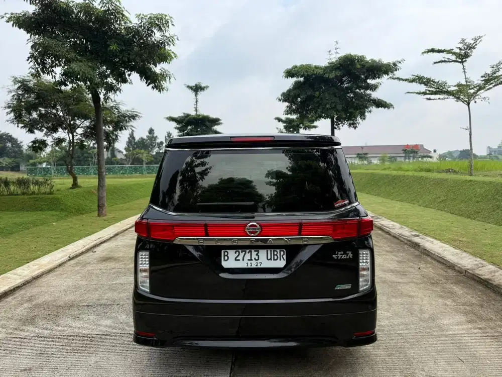 Nissan Elgrand 2.5 HWS 2013 Bensin