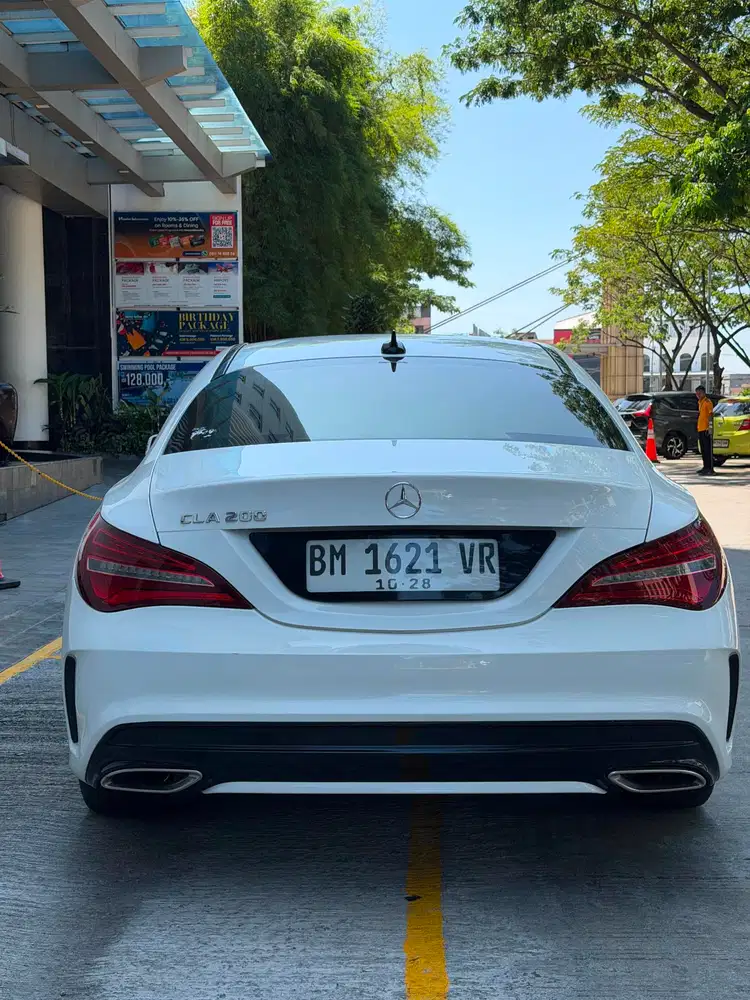 Mercedes-Benz C200 2018 Bensin