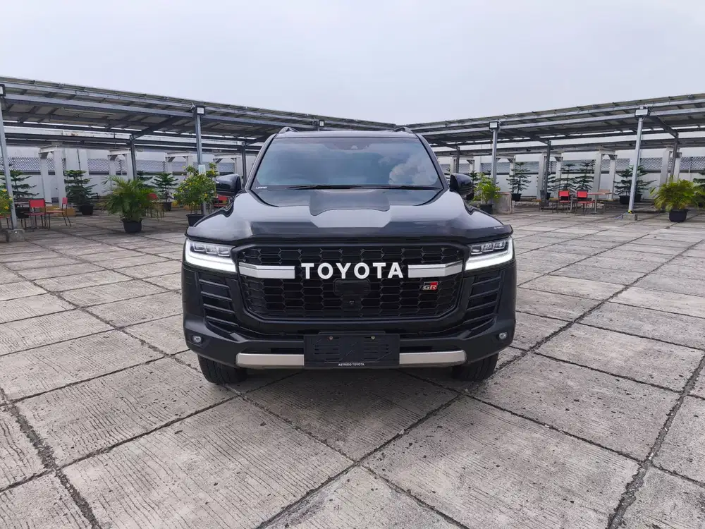 Toyota Land Cruiser 2023 Bensin