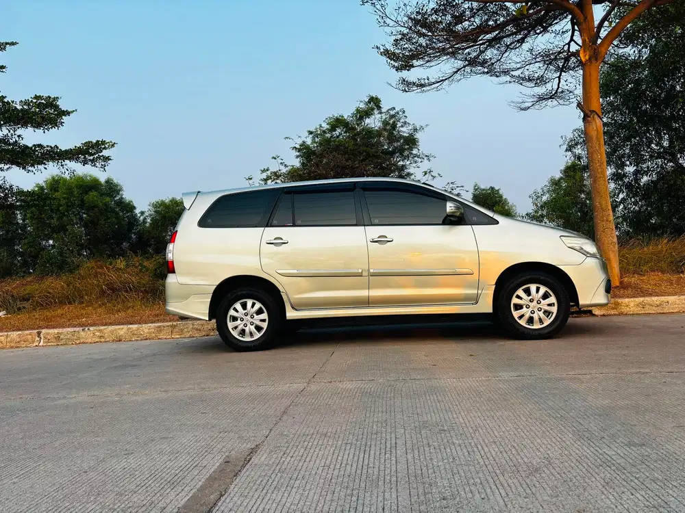 Toyota Kijang Innova 2013 Bensin