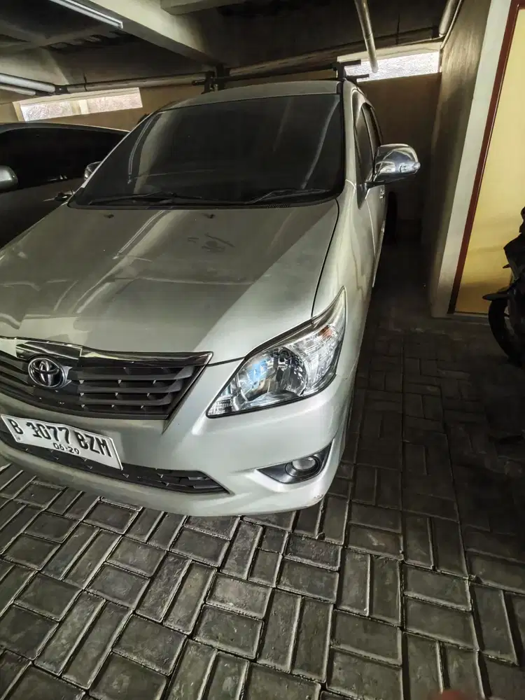 Toyota Kijang Innova 2012 Bensin
