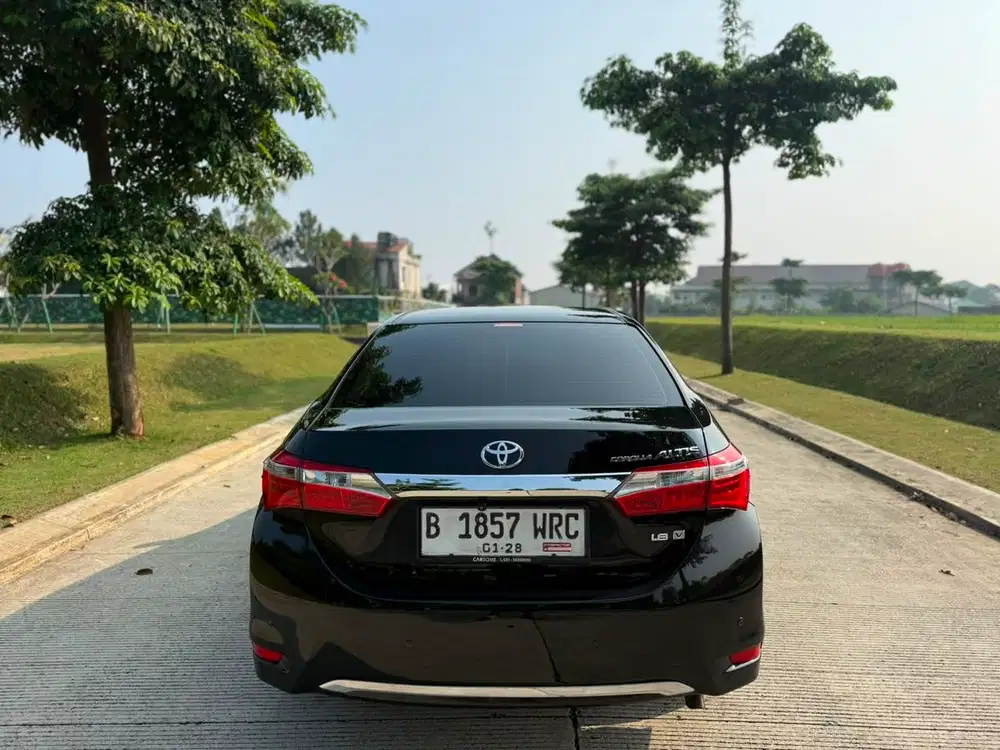 Toyota Corolla Altis V 1.8 AT 2014 Bensin