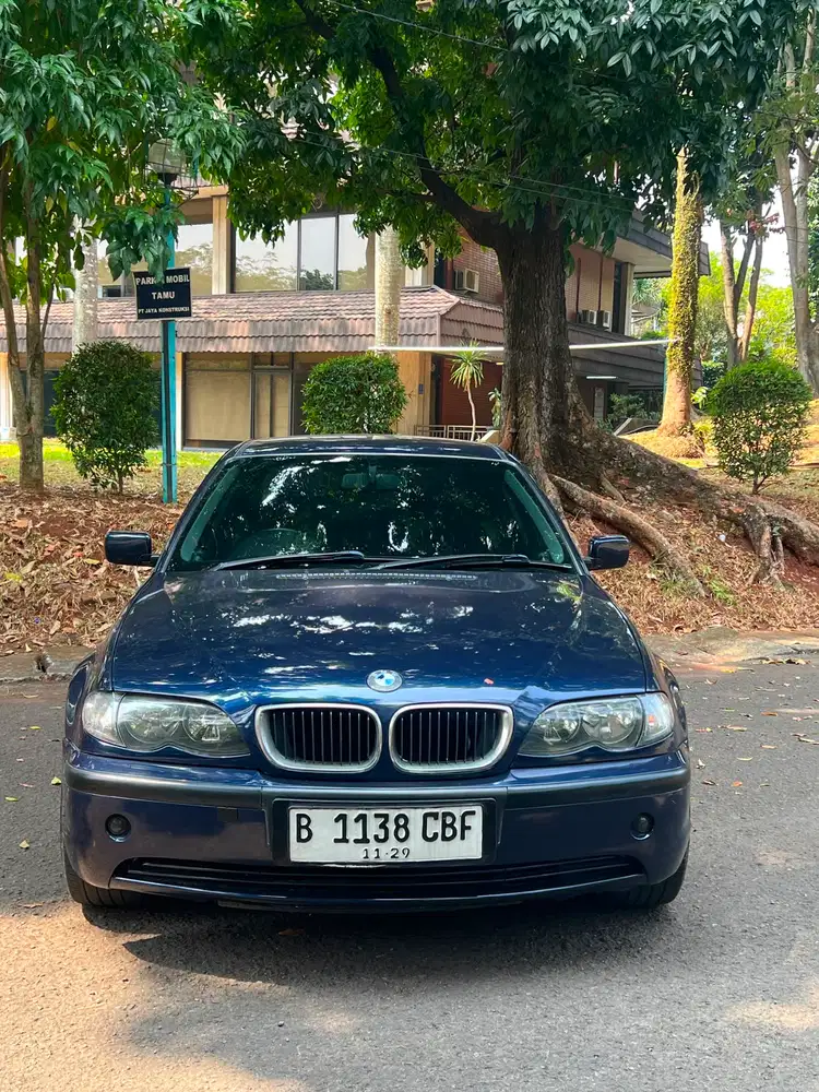 BMW 318i 2003 Bensin