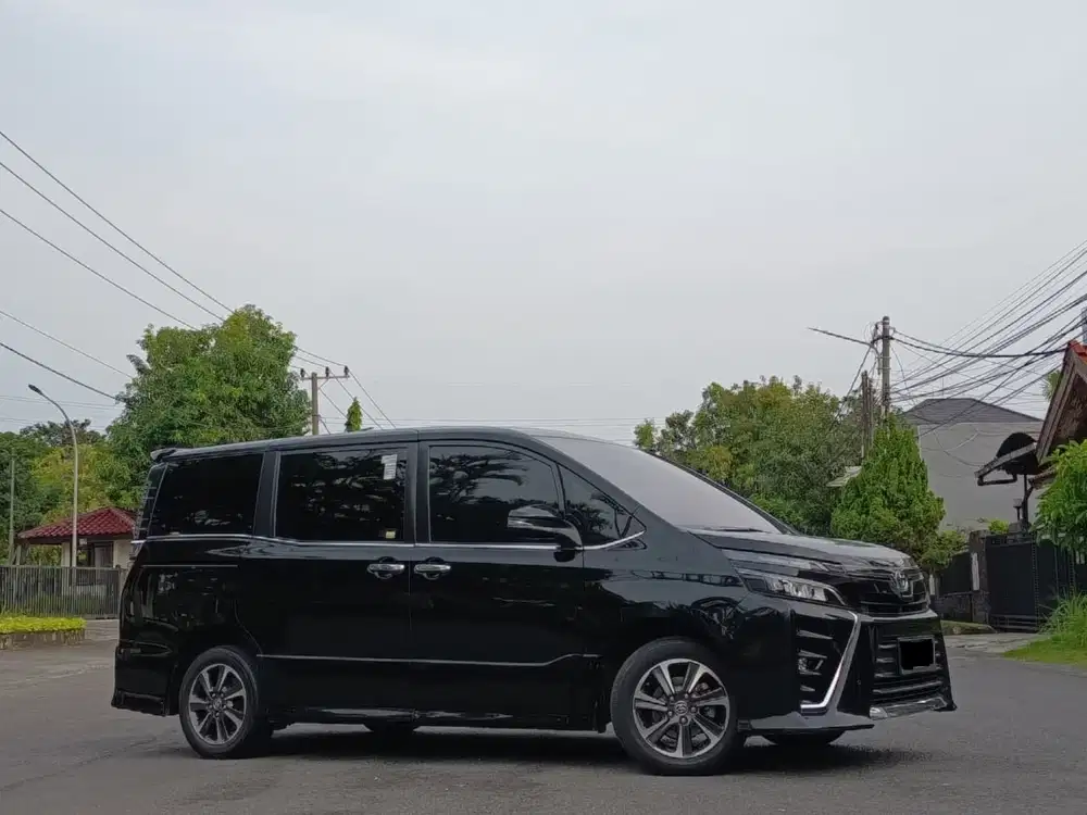 Toyota Voxy 2018 Bensin