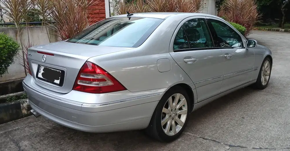 Mercedes-Benz C240 2002 Bensin
