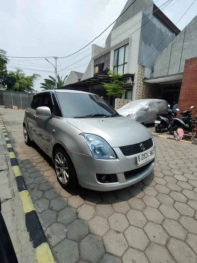 Suzuki Swift 2010 Bensin