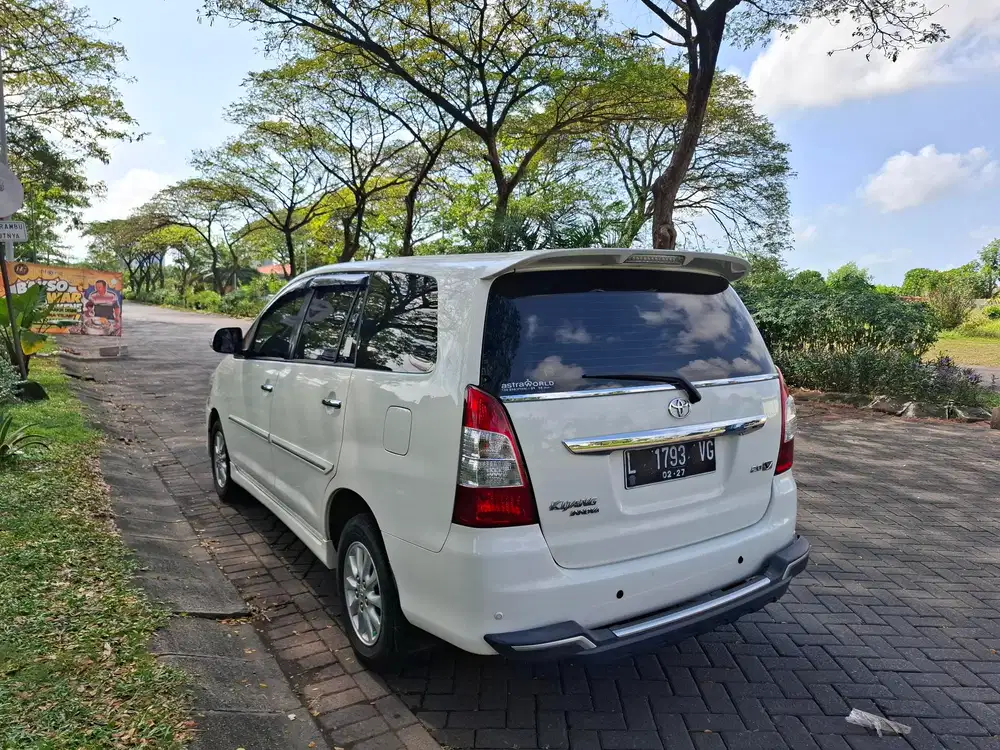 Toyota Kijang Innova 2012 Bensin
