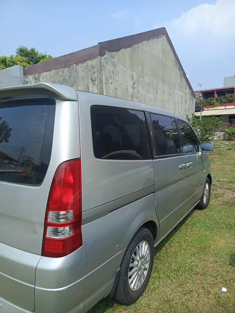 Nissan Serena 2012 Bensin
