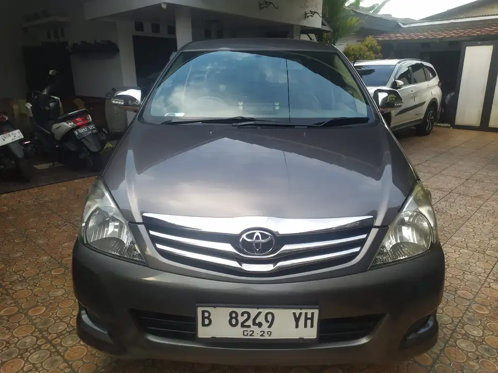 Toyota Kijang Innova 2009 Bensin