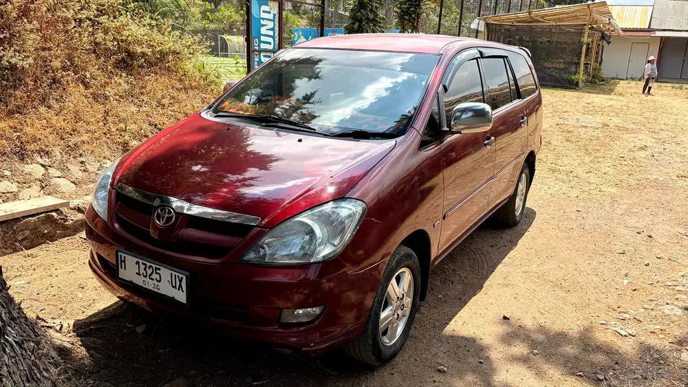 Toyota Kijang Innova 2005 Bensin