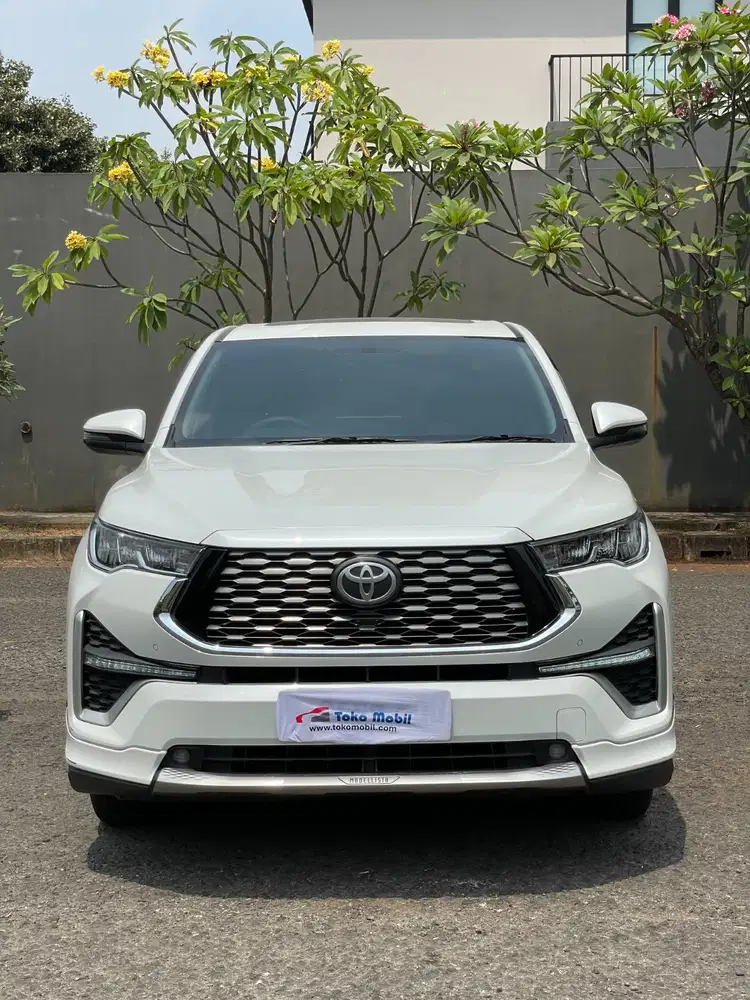 Toyota Innova Zenix V Hybrid Modelista