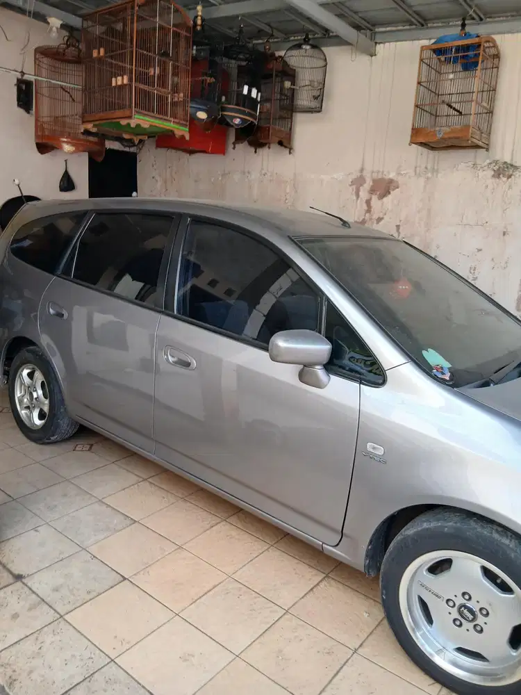 Honda Stream 2005 M/T 1700 Istimewa