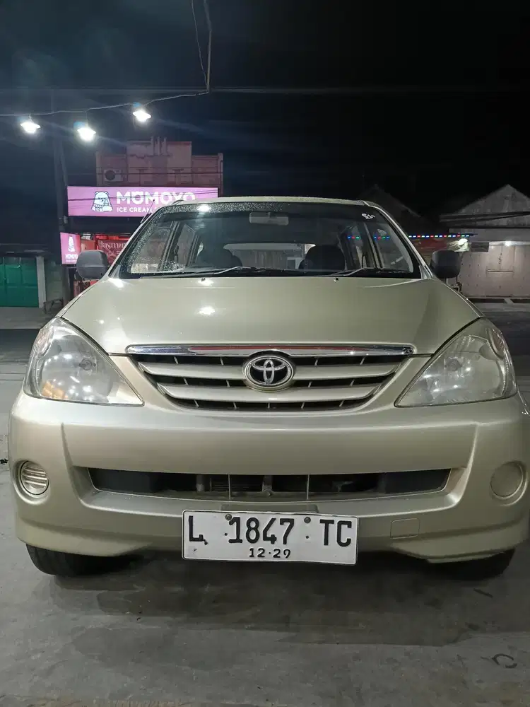 Toyota Avanza 2004 Bensin