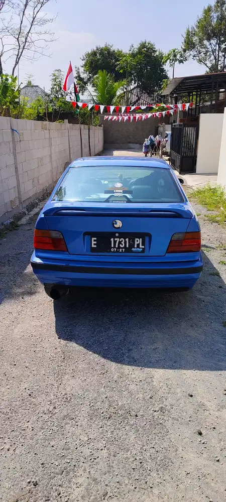 BMW 320i 1993 Bensin