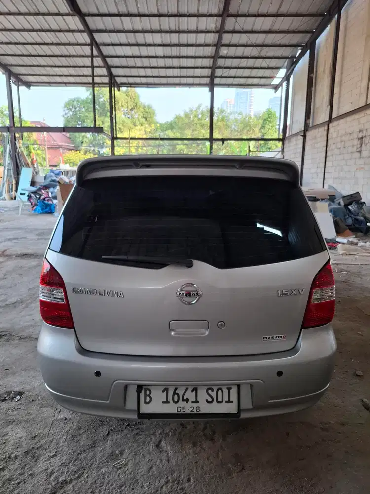 Nissan Grand livina 2011 Bensin