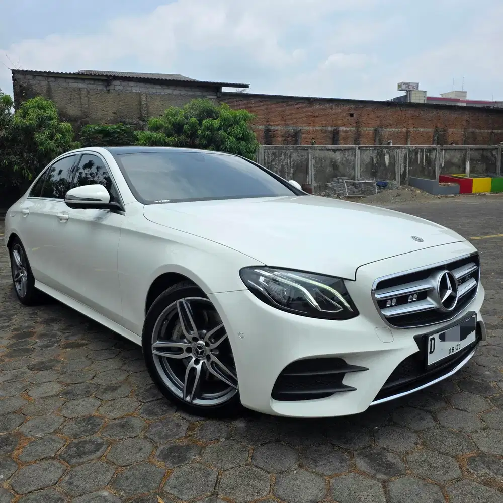 Mercedes-Benz E300 2017 Bensin