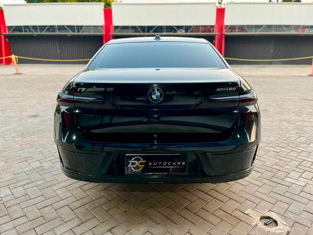 BMW i7 2023 Listrik