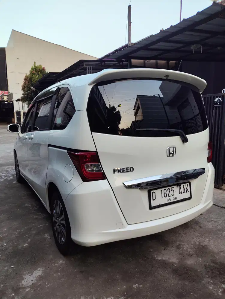 Honda Freed 2013 E / PSD Double blower Putih mutiara