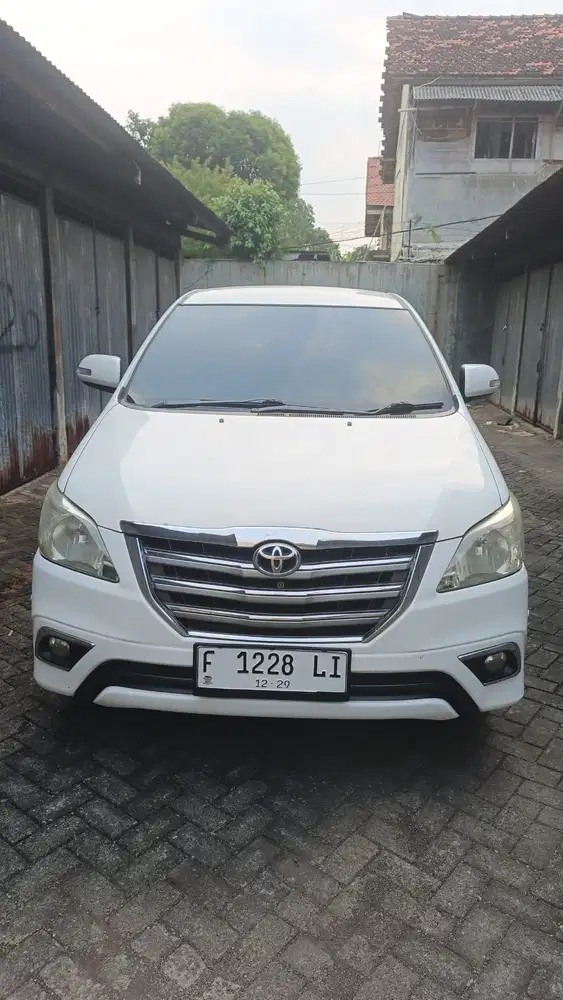 Toyota Kijang Innova 2014 Bensin