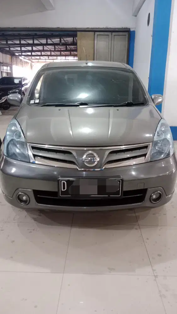 Dp.10 jt G.livina matic  2011
