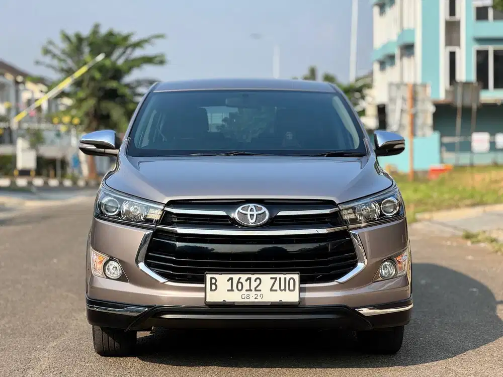 Low km Innova ⁠Venturer 2.0 AT 2017