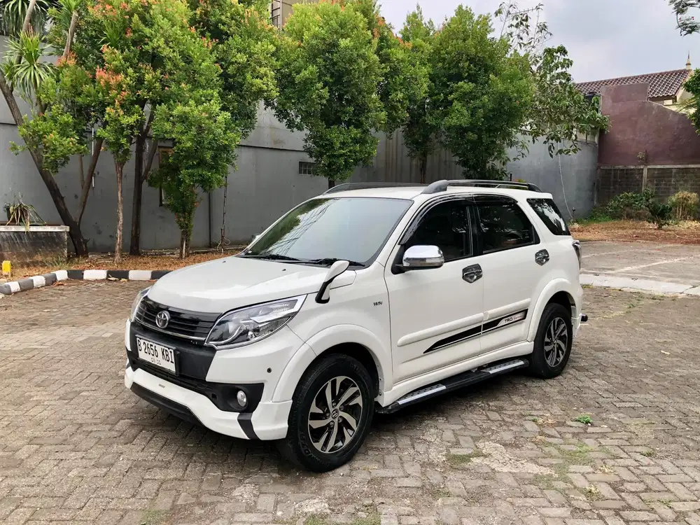 TOYOTA NEW RUSH S 1.5 2015 AT