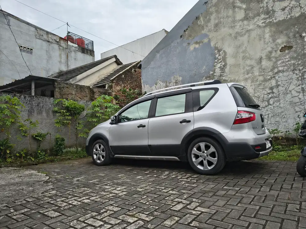 Nissan Livina 2014 Bensin