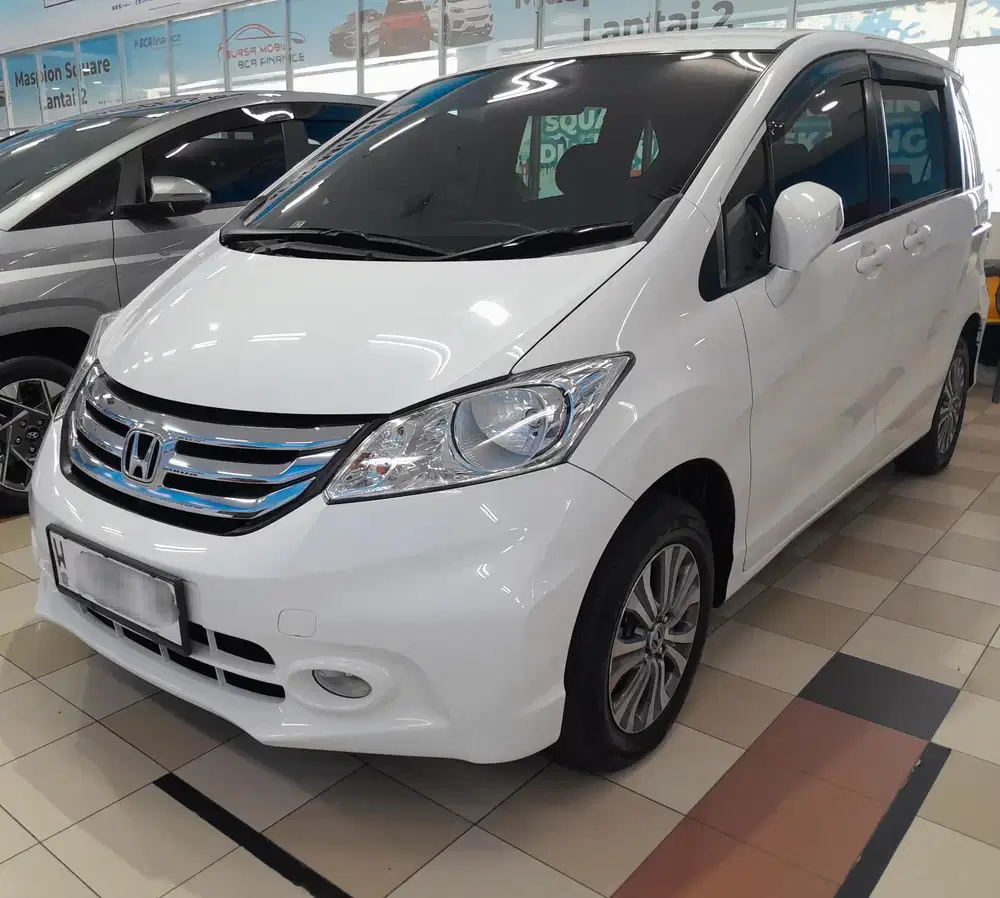 Honda Freed E 2015 Putih Automatic