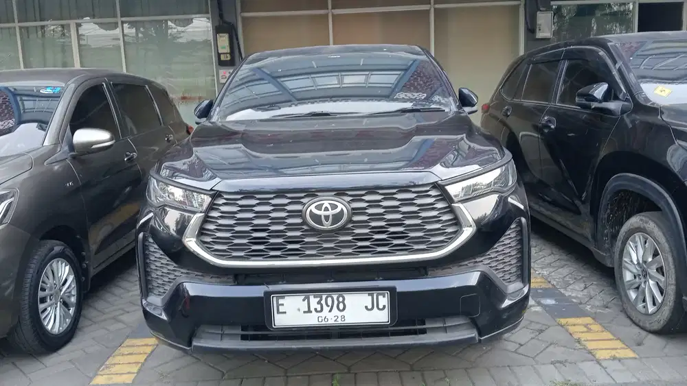 Toyota Kijang Innova 2023 Bensin