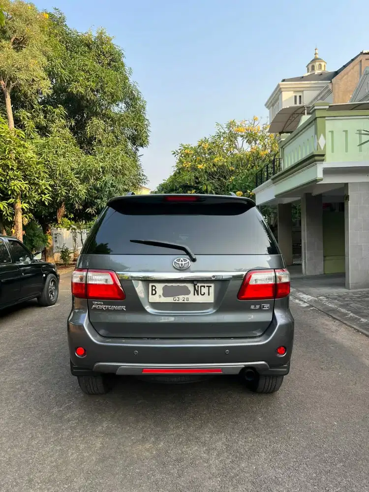 Toyota Fortuner 2010 Bensin