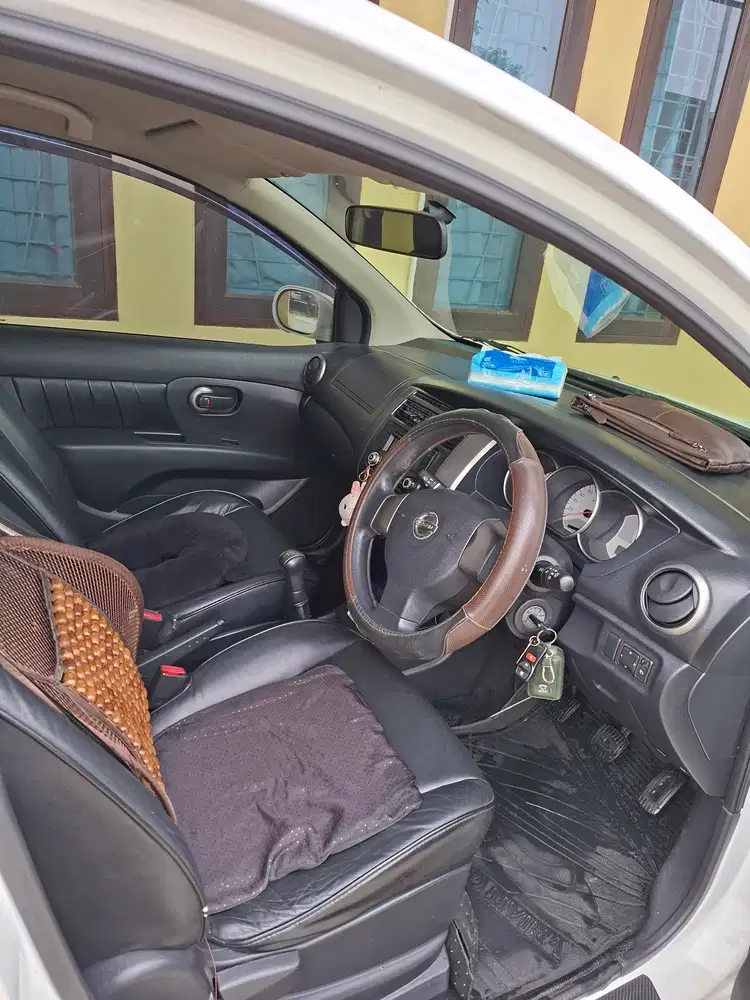 Nissan Grand livina 2011 Bensin