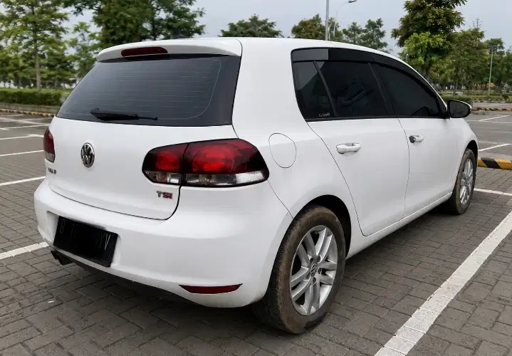 Volkswagen Golf 2012 Bensin