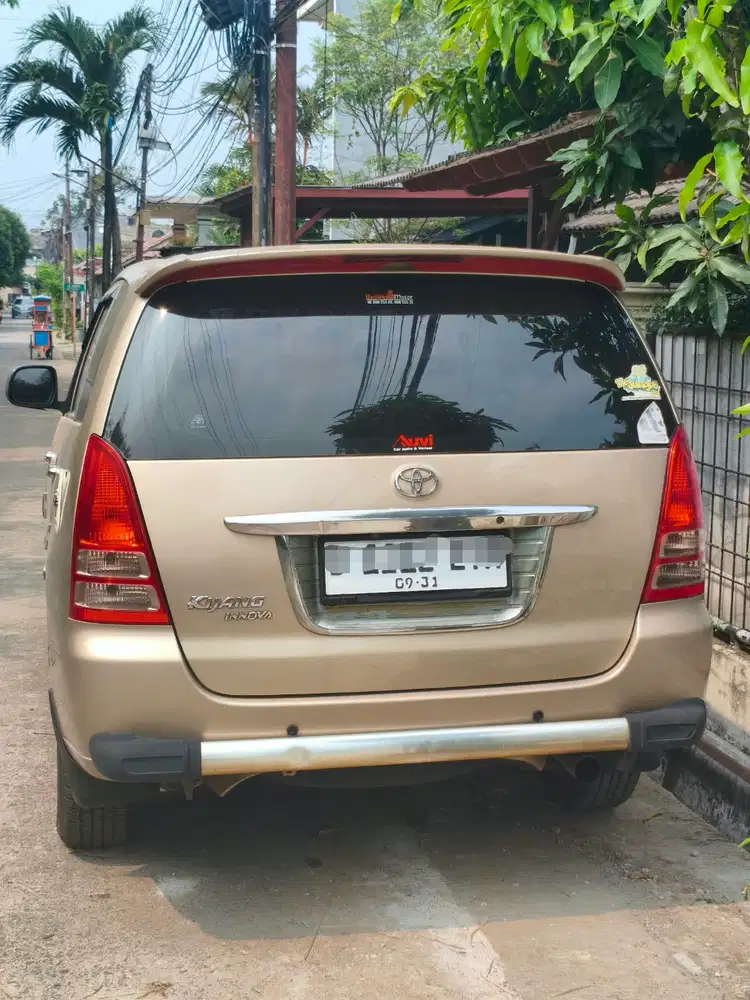 Toyota Kijang Innova 2004 Bensin