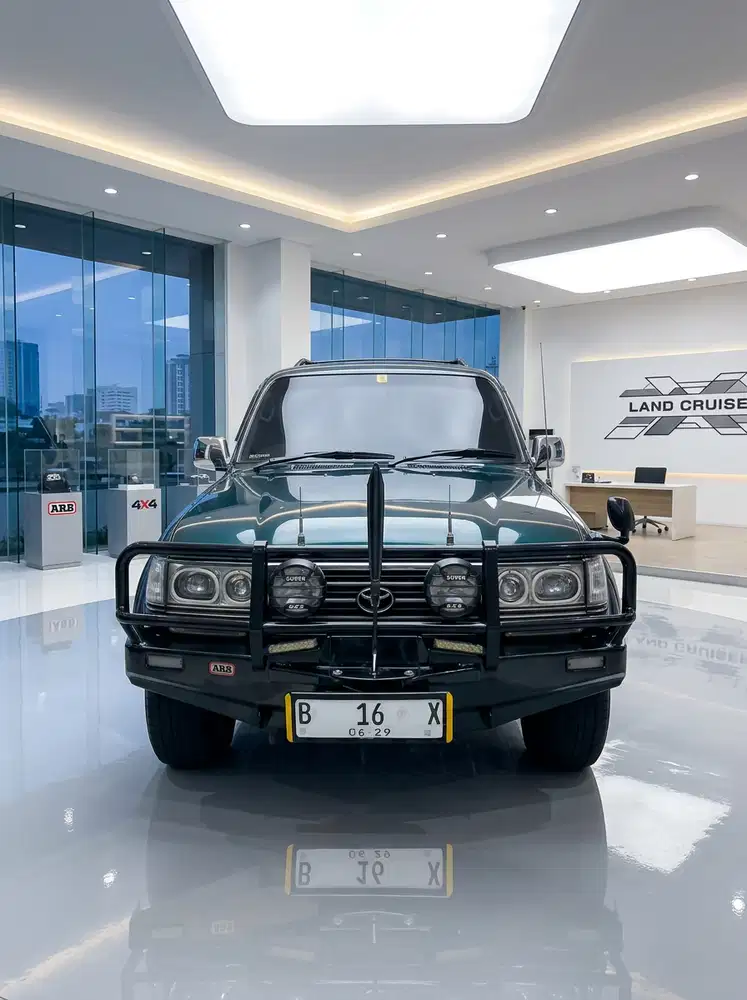 Toyota Land Cruiser VX80 MT Diesel