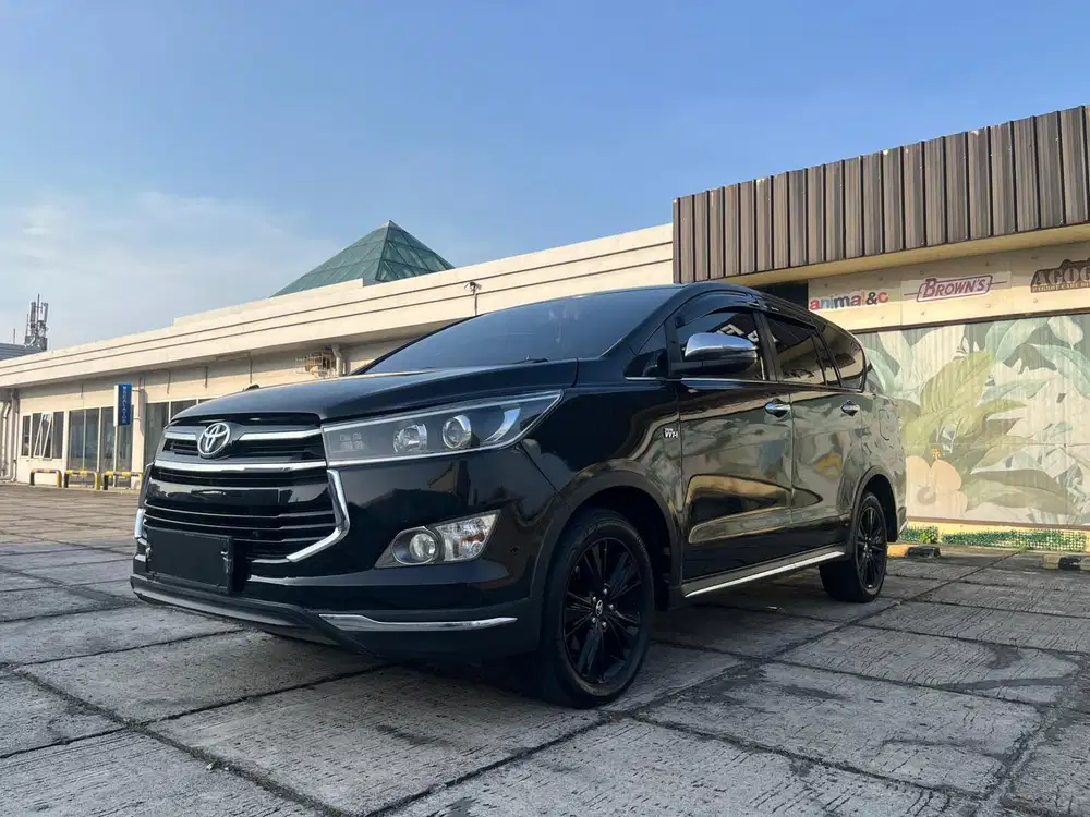 [ DP 22 ] INNOVA VENTURER 2.0 AT 2018